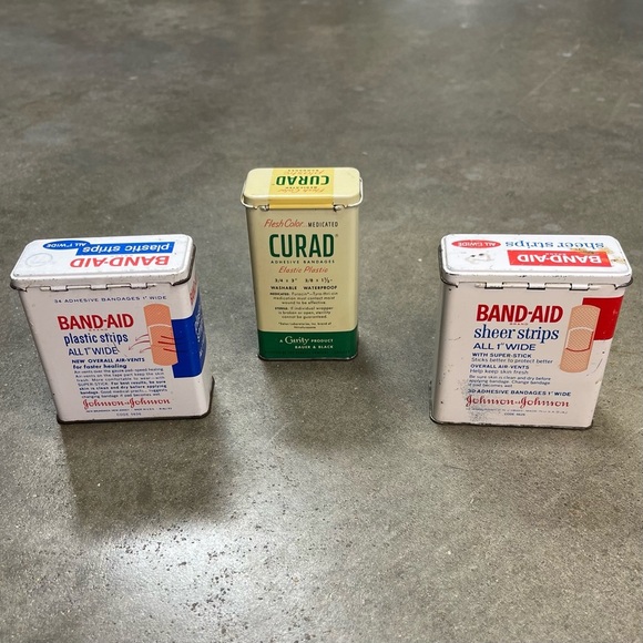 Vintage Johnson & Johnson Band-Aid & Curad Metal Hinged Tin Boxes - Picture 3 of 11